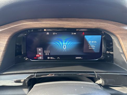 Used 2025 Volkswagen Atlas SE AWD/4WD image 17