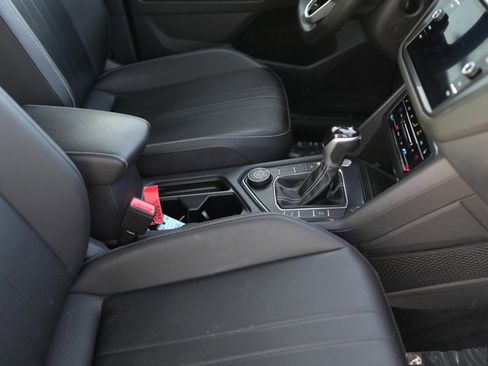 Used 2023 Volkswagen Tiguan SE R-Line AWD/4WD image 18