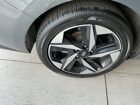 Certified 2023 Hyundai Elantra Limited image 5