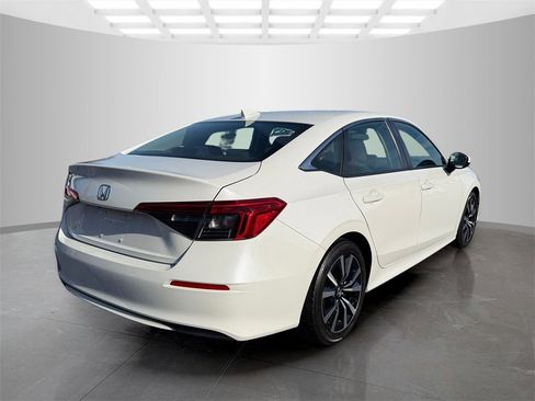 Used 2024 Honda Civic EX image 7