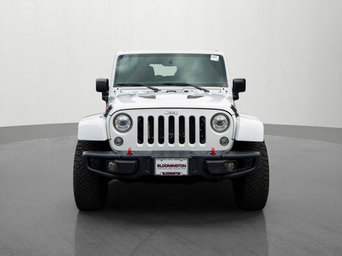 Used 2017 Jeep Wrangler Unlimited Rubicon AWD/4WD image 2