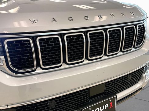 Used 2023 Jeep Wagoneer 2WD image 28