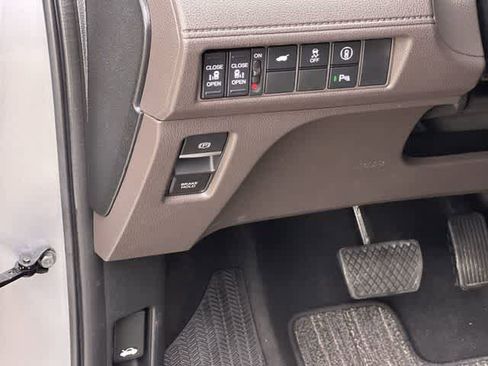 Certified 2024 Honda Odyssey Elite image 29