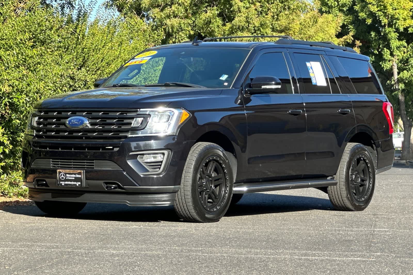 Used 2020 Ford Expedition XLT w/ Equipment Group 202A AWD/4WD image 7
