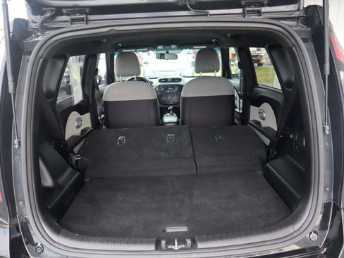 Used 2018 Kia Soul FWD image 38