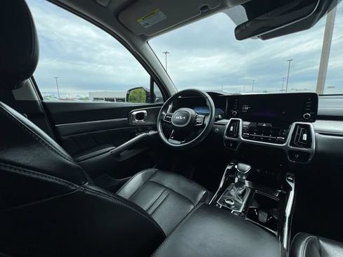Used 2023 Kia Sorento SX AWD/4WD image 17