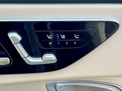 Certified 2026 Mercedes-Benz CLE 300 4MATIC Cabriolet image 39