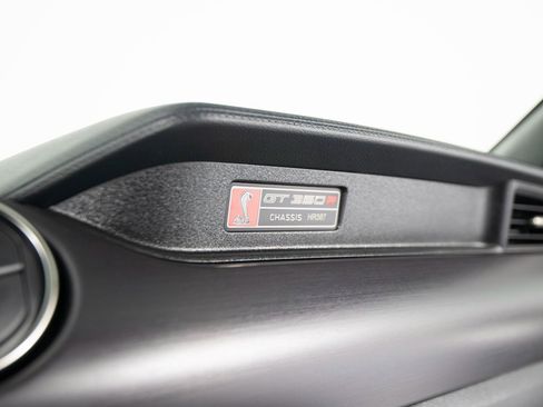 Used 2017 Ford Mustang Shelby GT350R image 25