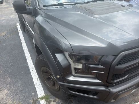 Used 2018 Ford F150 Raptor w/ Equipment Group 802A Luxury AWD/4WD image 4