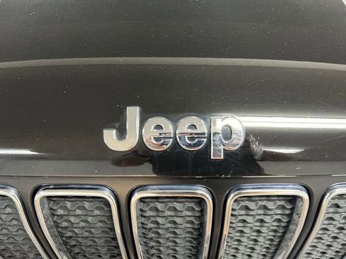 Used 2020 Jeep Renegade Latitude FWD image 30