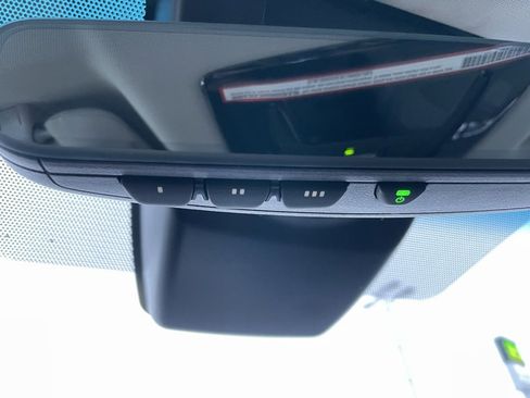 Used 2021 Toyota Venza XLE image 50