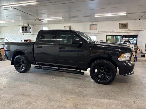 Used 2016 RAM 1500 Express w/ Black Ram 1500 Express Group image 5