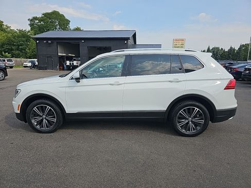 Used 2019 Volkswagen Tiguan SEL w/ 3rd Row Seat Package AWD/4WD image 6