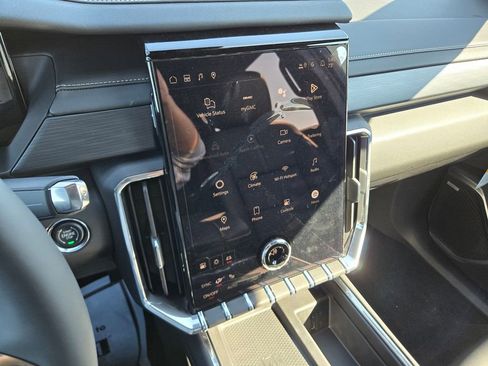 New 2026 GMC Acadia Elevation w/ Elevation Premium Package image 7