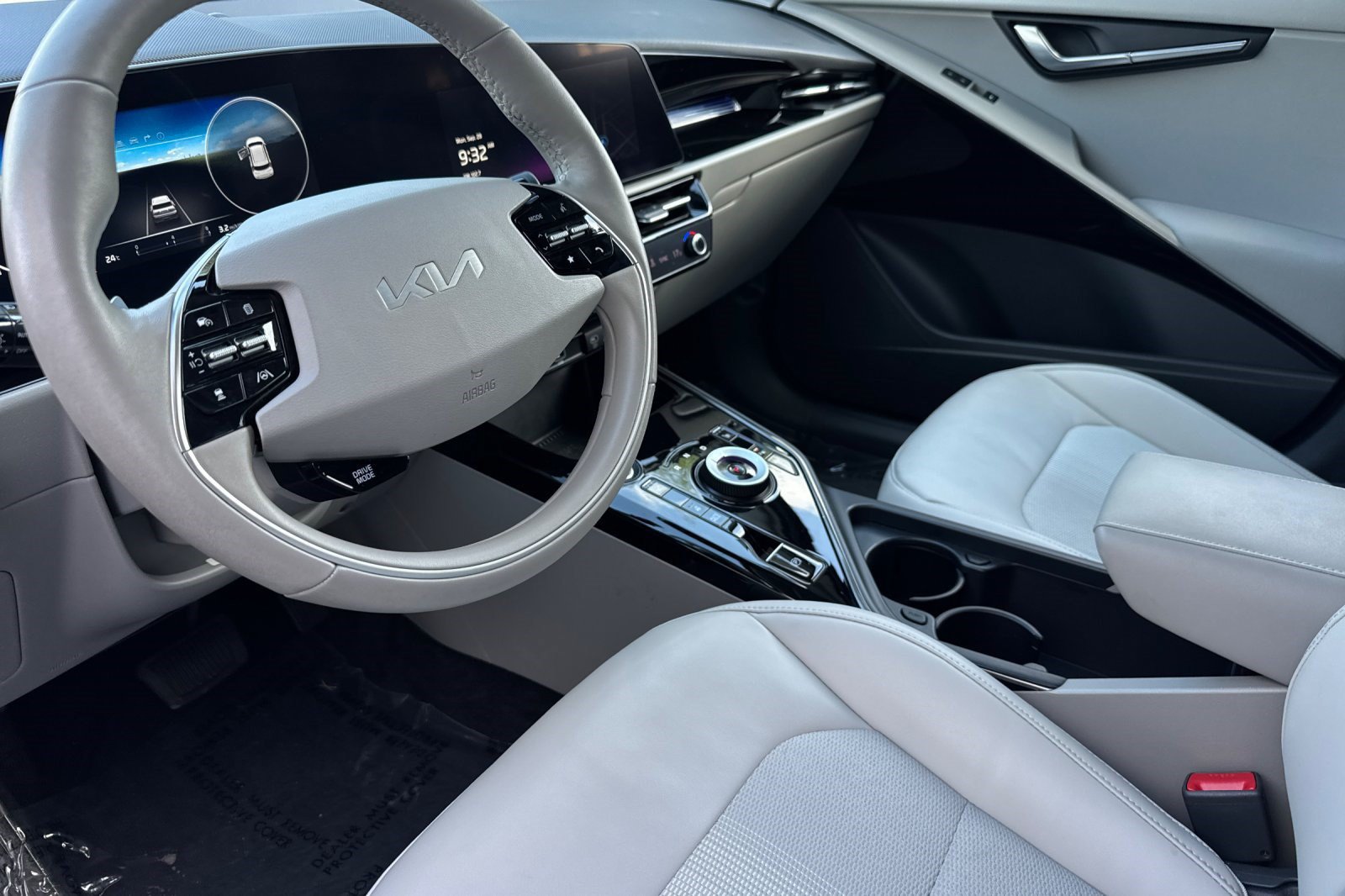 Used 2023 Kia Niro Wind w/ Wind Preserve Package FWD image 4