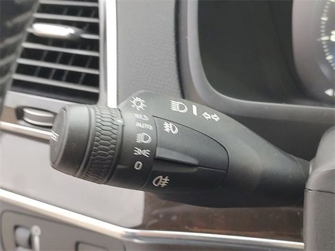 Used 2018 Volvo XC90 T6 Momentum w/ Momentum Plus Package image 25