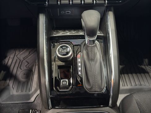 New 2025 GMC Canyon Elevation w/ Convenience Package image 32