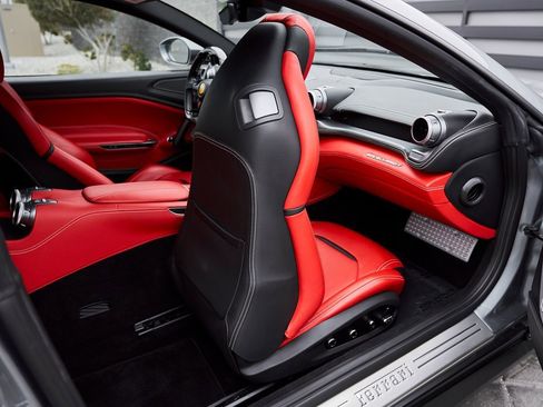 Used 2020 Ferrari GTC4Lusso T image 45