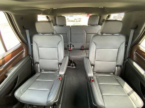 Used 2021 GMC Yukon Denali w/ Denali Premium Package RWD image 12