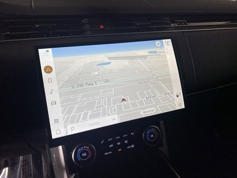 Used 2023 Land Rover Range Rover Long Wheelbase SE image 18