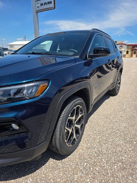 New 2026 Jeep Compass Limited AWD/4WD image 3