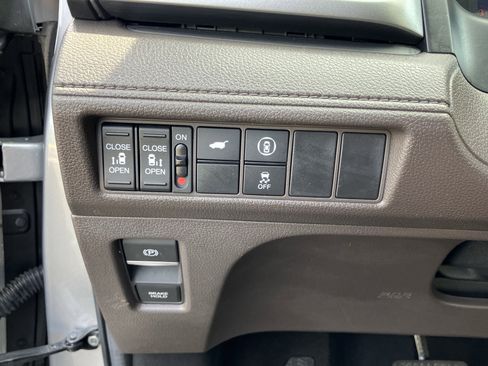 Certified 2024 Honda Odyssey EX-L image 19