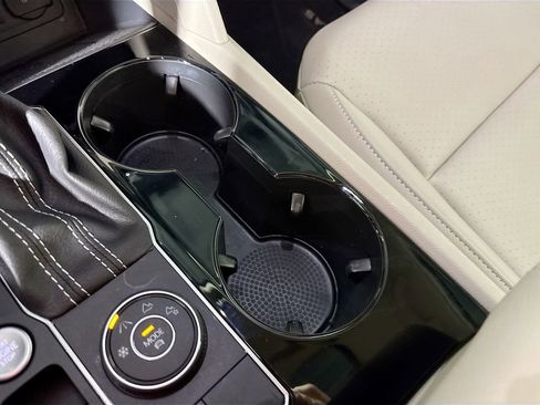 Certified 2023 Volkswagen Atlas SE w/ Panoramic Sunroof Package image 12