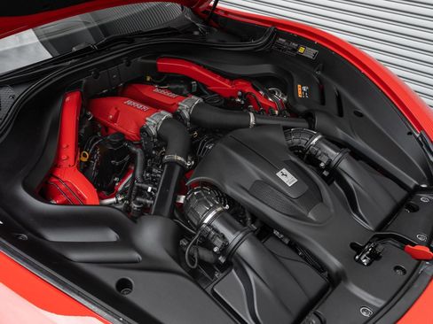Used 2024 Ferrari Roma Spider RWD image 32