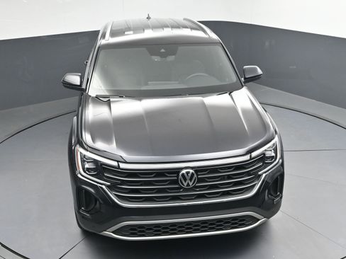 Used 2024 Volkswagen Atlas Cross Sport SE image 30