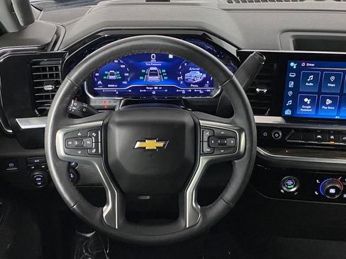 Used 2023 Chevrolet Silverado 1500 LT AWD/4WD image 16