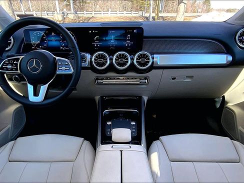 Certified 2022 Mercedes-Benz GLB 250 image 16