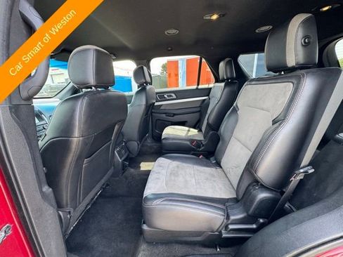 Used 2017 Ford Explorer XLT w/ Equipment Group 202A AWD/4WD image 13