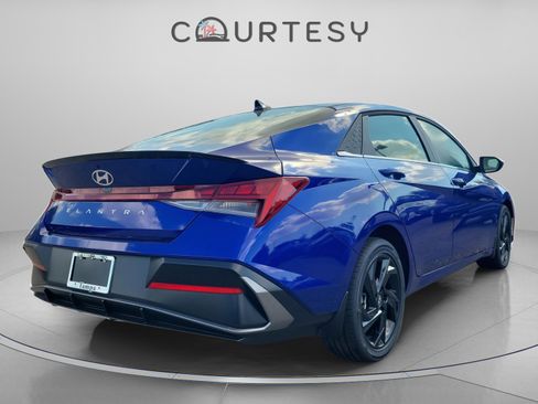 New 2026 Hyundai Elantra SEL Sport image 4