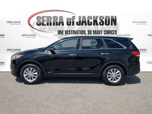 Used 2016 Kia Sorento LX image 5