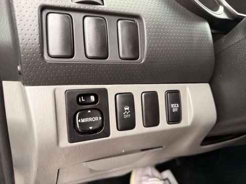 Used 2015 Toyota Tacoma 4x4 Access Cab V6 image 19