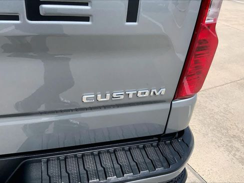 Used 2023 Chevrolet Silverado 1500 Custom AWD/4WD image 10