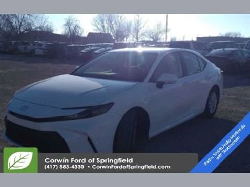 Used 2025 Toyota Camry LE image 1