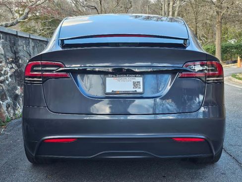 Used 2023 Tesla Model X image 9