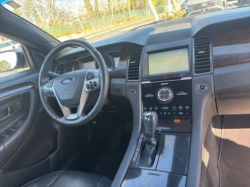 Used 2015 Ford Taurus Limited w/ Equipment Group 301A image 11