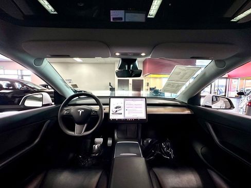 Used 2022 Tesla Model Y Performance image 22