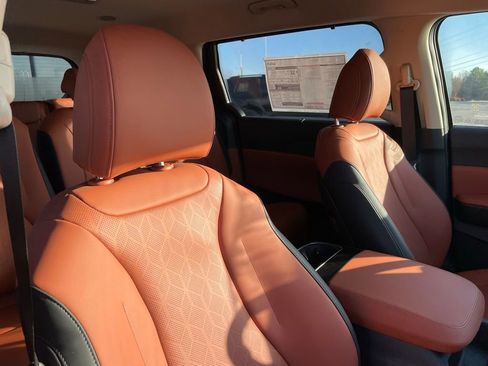 New 2026 Kia Carnival EX image 30