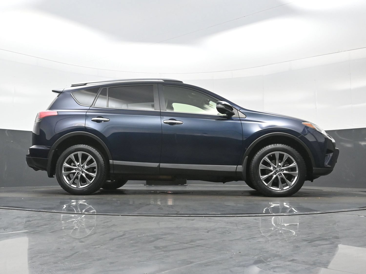 Used 2017 Toyota RAV4 Limited w/ Carpet Mat Package AWD/4WD image 36