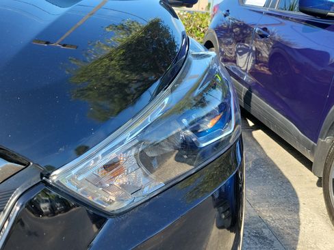Used 2020 Nissan Kicks SR w/ Exterior Package FWD image 4