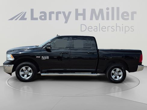 Used 2020 RAM 1500 Classic SLT w/ Luxury Group AWD/4WD image 2