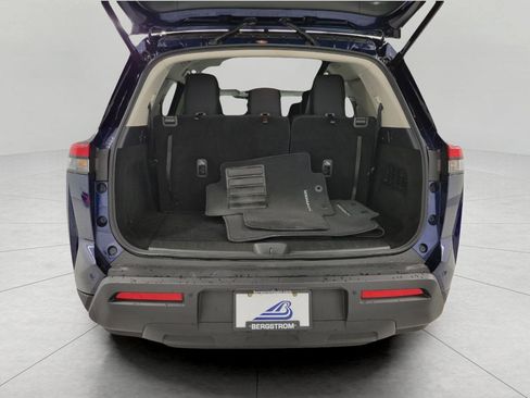Used 2025 Nissan Pathfinder SV image 15