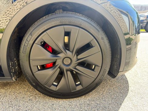 Used 2023 Tesla Model Y Performance AWD/4WD image 33