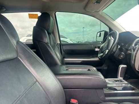 Used 2016 Toyota Tundra Limited w/ Limited Premium Package RWD image 7