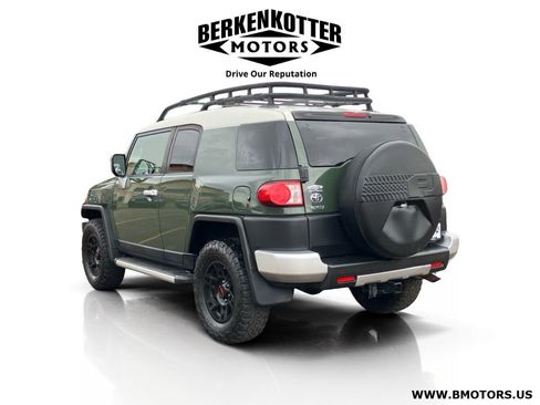 Used 2011 Toyota FJ Cruiser 4WD image 2