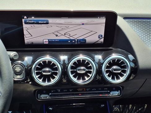 Used 2025 Mercedes-Benz GLA 250 image 5