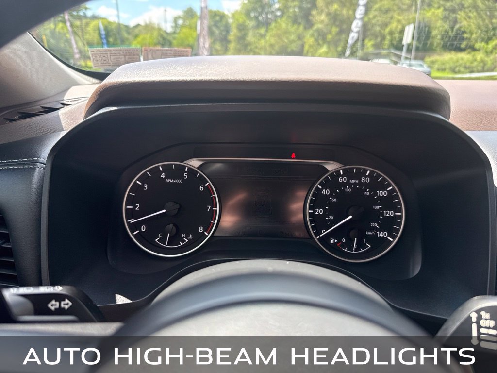 Used 2023 Nissan Rogue S AWD/4WD image 16